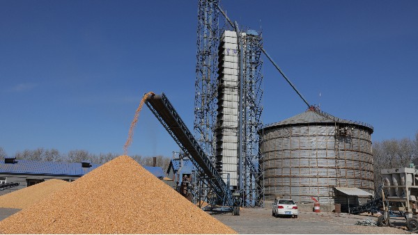 烘糧1萬(wàn)噸成本僅24萬(wàn)，秸稈打捆直燃熱風(fēng)爐為農(nóng)戶增收